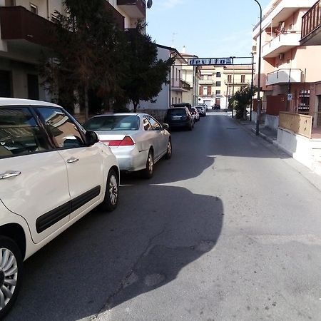 Casa Al Mare A Scalea Apartment Bagian luar foto